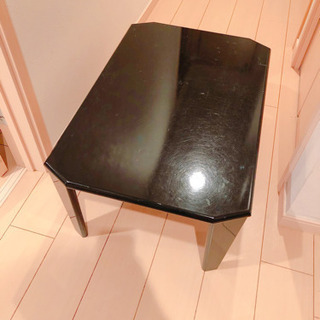 黒のテーブル　机