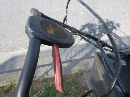 デカい！自走芝刈り機7馬力バケット付き クラフトマン