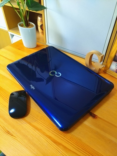 corei5メモリ8Gで大容量500Gの超高性能FUJITSU★　ブルーレイ対応♪　光沢オーシャンブルーがとても可愛い☆　最新Windows10　64Bit☆　　15.6inch大画面　　ゲーミングPC　　DVDドライブ　テンキー＆ウェブカメラ付き　青色　高級感　　マウス付き 　ノートパソコン　無線LAN　Wi-Fi対応