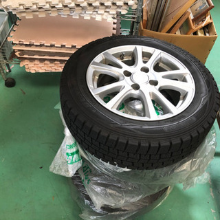 スタッドレスタイヤ4本ダンロップ ほぼ新品