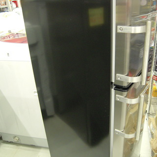2017年製 2ドア冷蔵庫 136L  MR-ST136 ステンレス冷蔵庫 100Lクラス ブラック×シルバー 苫小牧西店