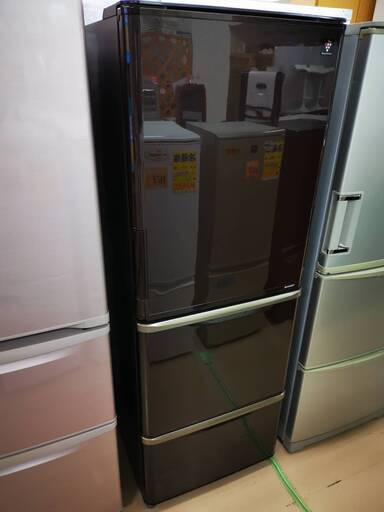 左右どっちでも開ける両開きドア冷蔵庫　３５０L