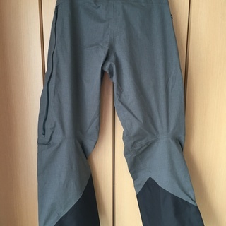 未使用 PeakPerformance Teton Pants（ティトン パンツ） サイズ：メンズM 色：Black olive
