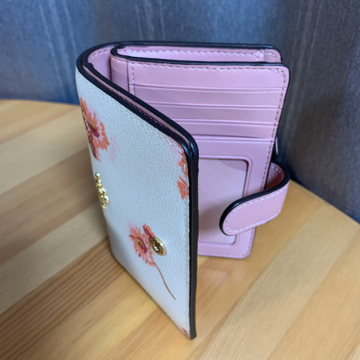 コーチ 花柄二つ折り財布
