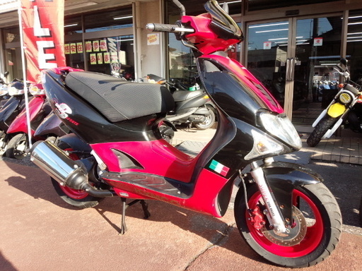 NO.3117　キムコ　スーパー９Ｓ （ＫＹＭＣＯ） 水冷２サイクルエンジン　前後ディスクブレーキ　レッド＆ブラック　☆彡