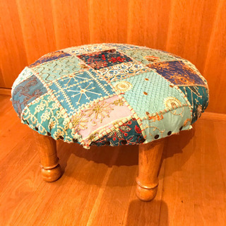 インド刺繍リボン　丸椅子　ハンドメイド　スツール　チェア インド刺繍ザリ刺繍スツールオットマン丸椅子アジア家具