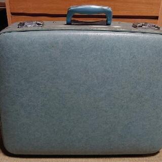 スーツケース (昭和レトロ) ／縦43㎝、横50㎝、厚18㎝