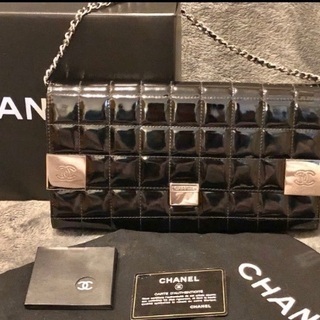 CHANEL エナメル　ショルダーバッグ