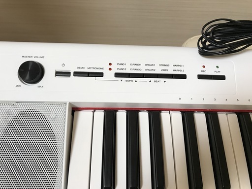 新品に近い！YAMAHA piaggero NP-32WH 電子キーボード　タッチレスポンス機能付き　７６鍵盤