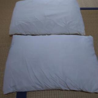 ニトリ 枕2つ