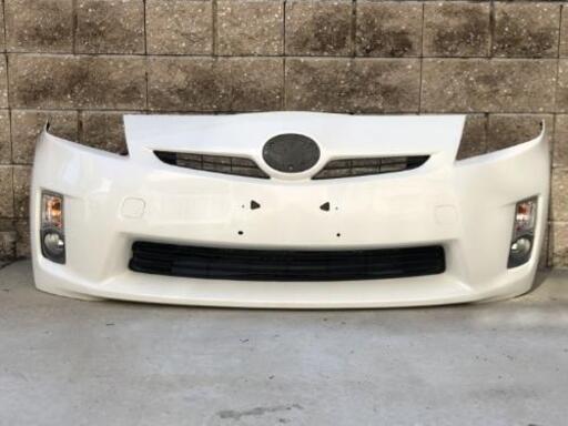 30プリウス前期型純正フロントバンパー 　ホワイト ZVW30 前期 プリウス 純正 フロントバンパー (070 ホワイトパール