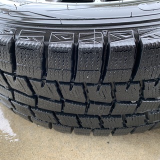 スタッドレスタイヤ　ホイール付き 215/60R16