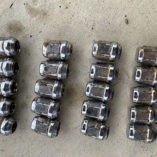 スタッドレスタイヤ　ホイール付き 215/60R16