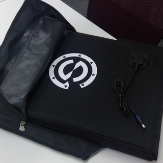 アウトドア用品お譲りします。 折りたたみ式ソーラーパネル(200W)。の 