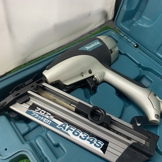 中古美品】makita 仕上釘打 AF634 フロア用ブラッド釘打 64mm ケース付き