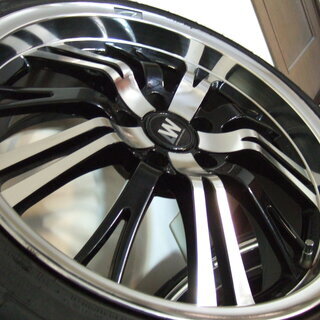 上品なブラポリ！タイヤ付き4本セット　深リム19インチ 8J OFF+40