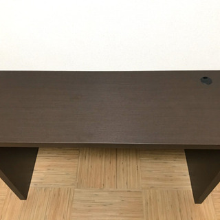 【木製】落ち着いた雰囲気の机