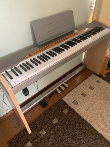 電子ピアノ