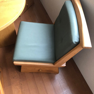 円方　ダイニング テーブル　3個椅子付き　カリモク