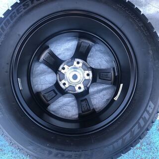 バリ溝！TORRUN16インチアルミ　５穴　PCD114.3　+38　スタッドレスタイヤ205/65R/16　トヨタアルファード等に 