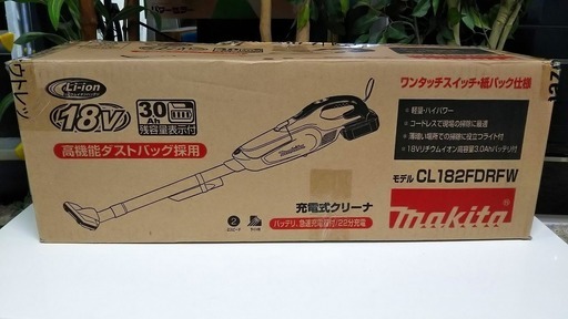 R0396) 未使用品 マキタ CL182FDRFW  2012年製!  店頭取引大歓迎♪ 充電式クリーナー