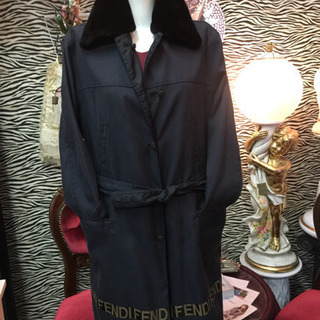 FENDI ブラック リバーシブルコート フェンディ FENDI リバーシブル ズッカ柄 襟付き コート