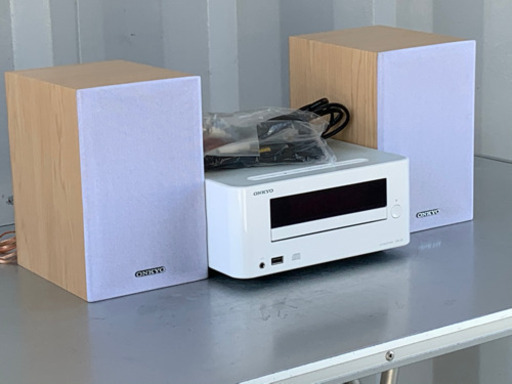 格安で！オンキョー CDプレイヤー◇スピーカー◇USB◇Bluetooth機能◇CR-U5◇2015年製