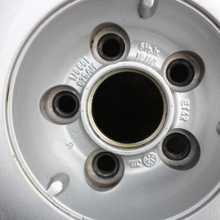 ☆VW フォルクスワーゲン 純正 ゴルフ・ニュービートルetc向け アルミ 