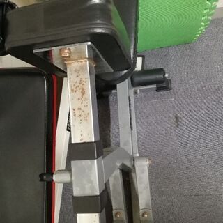 シーテッドローイングマシン・背中トレーニング