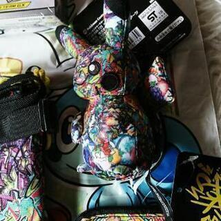 ポケモンセンター 渋谷店限定ピカチュウ、サコッシュ、コインケース、未開封サン&ムーンドリームリーグ強化拡張パック限定セット デッキケース コイン新品未使用