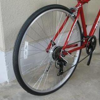 〔新品大特価〕アルミフレームクロスバイク・ロードマーク（国内製・シマノ製７段変速・７００－３２C）