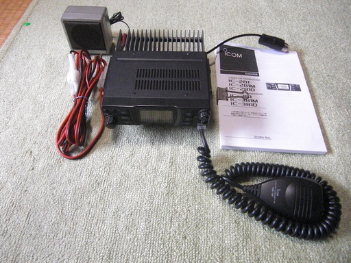 直流安定化電源（３０Ａ） ＋　無線機（３５Ｗ） 直流安定化電源（30A） ＋ 無線機（35W）