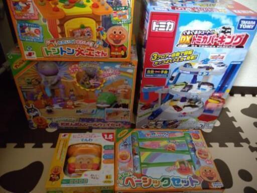アンパンマン オモチャセット·トミカDXパーキング