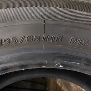 YOKOHAMA BluEarth E52 195/65R15 15インチ 夏タイヤ 4本 2019年製 バリ溝 プリウス アイシス ウィッシュ等 (TA161) クレジットカード QR決済可能