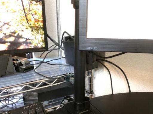 LG27インチディスプレイ+モニターアーム 付属スタンドはありません