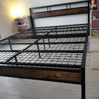 急募!!!!!!!ニトリ　ダブルベッド　(マクラ2つ、ベットマットレス、掛け布団付き)