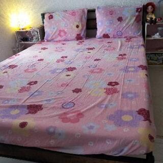 急募!!!!!!!ニトリ　ダブルベッド　(マクラ2つ、ベットマットレス、掛け布団付き)