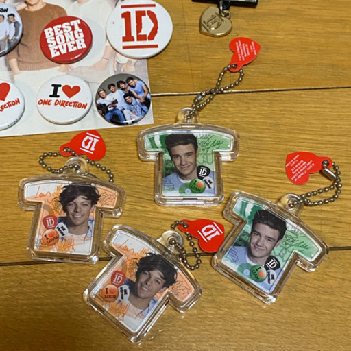 One Direction ワンダイレクション 1d 雑誌 写真集 キーホルダー グッズ まとめてセット ミニマリスト 横浜のその他の中古あげます 譲ります ジモティーで不用品の処分 One Direction ワンダイレクション 1d 雑誌 写真集 キーホルダー グッズ まとめてセット ミニマリスト 横浜のその他の中古あげます 譲ります ジモティーで不用品の処分