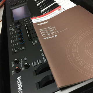 YAMAHA シンセ MODX6 売ります　美品キズなし