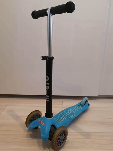 三輪キックボード スイスブランド 1−3歳ぐらいまで使えます。 楽天