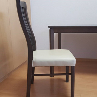 テーブルと椅子２つ（配達可能）