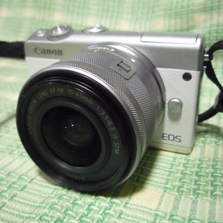 EOS M100レンズキット