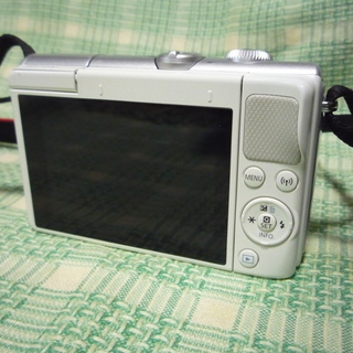 EOS M100レンズキット