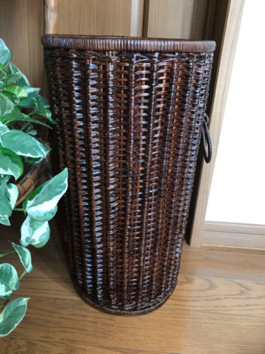 新品同様ラタンバスケット
