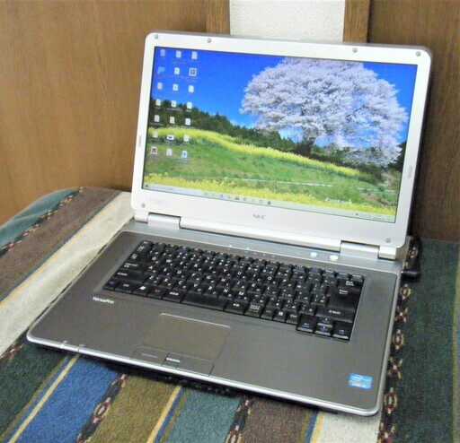 訳あり特価/15.6型/高性能Core i3/光速☆彡SSD240GB♪/メモリ4GB/DVD/速い☆彡USB3.0/HDMI/すぐ繋がるWi-Fi/すぐ使えるWindows10 メディア作成ツール付/点検整備清掃済み/ NEC VersaPro シルバー