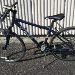 トレック クロスバイクライト付き、サドル新品交換済み