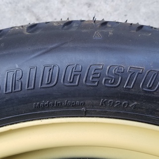 トヨタ純正テンパータイヤ　15インチ（T135/70 D15 99M)売ります