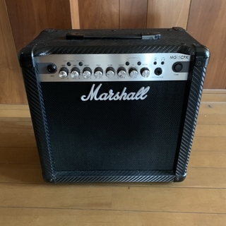 エレキベースとアンプのセット