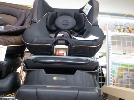 コンビ ラクティアターン チャイルドシート 【モノ市場東浦店】