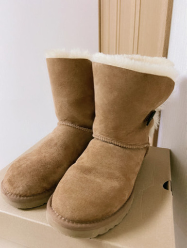 【最終日】UGG ムートンブーツUGGアグ　ベイリーボタン　ムートンブーツ☆サンド☆サイズ25